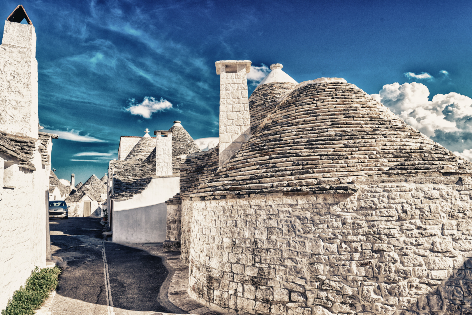 Trullo: storia, significato e dove vedere queste iconiche costruzioni pugliesi